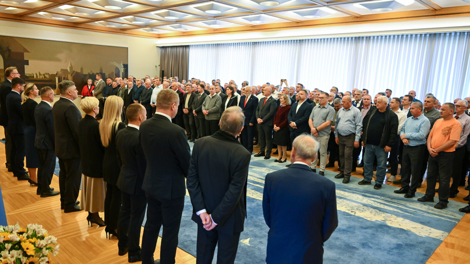 Povodom Dana dobrovoljnih darivatelja krvi predsjednik Milanović uručio odlikovanja dobrovoljnim darivateljima krvi - Crveni križ - Križevci 